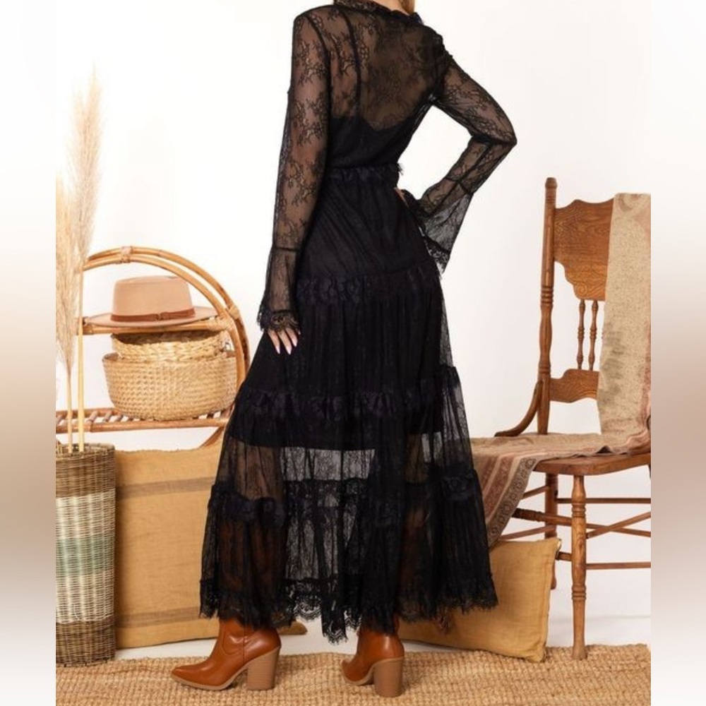 Boho Elegant Black Lace Maxi Dress - Picture 3 of 5